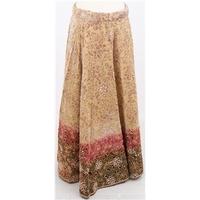 Size: M - Gold Embroidered - Long skirt