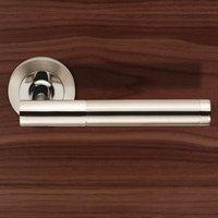 Steelworx SWL1194 Philadelphia Lever Latch Handles on Round Rose