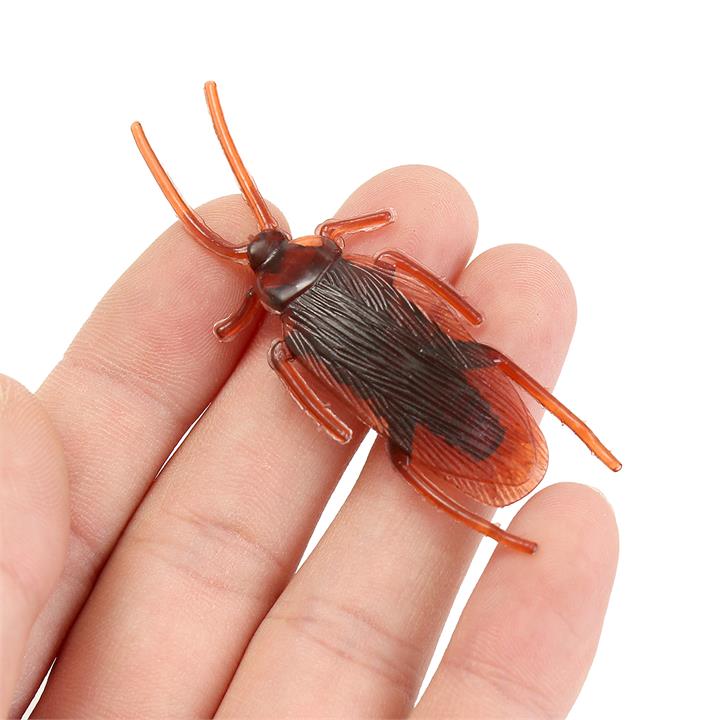 50Pcs Halloween Plastic Cockroaches Rubber Toy Joke Prop Realistic Decoration