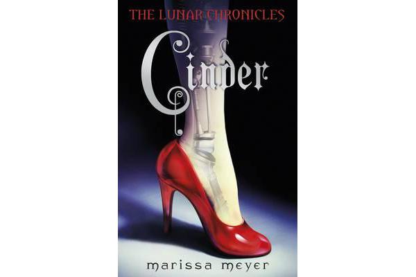 Cinder (The Lunar Chronicles Book 1)