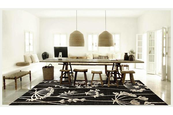 Delicate Floral Pattered Rug Black 170x120cm