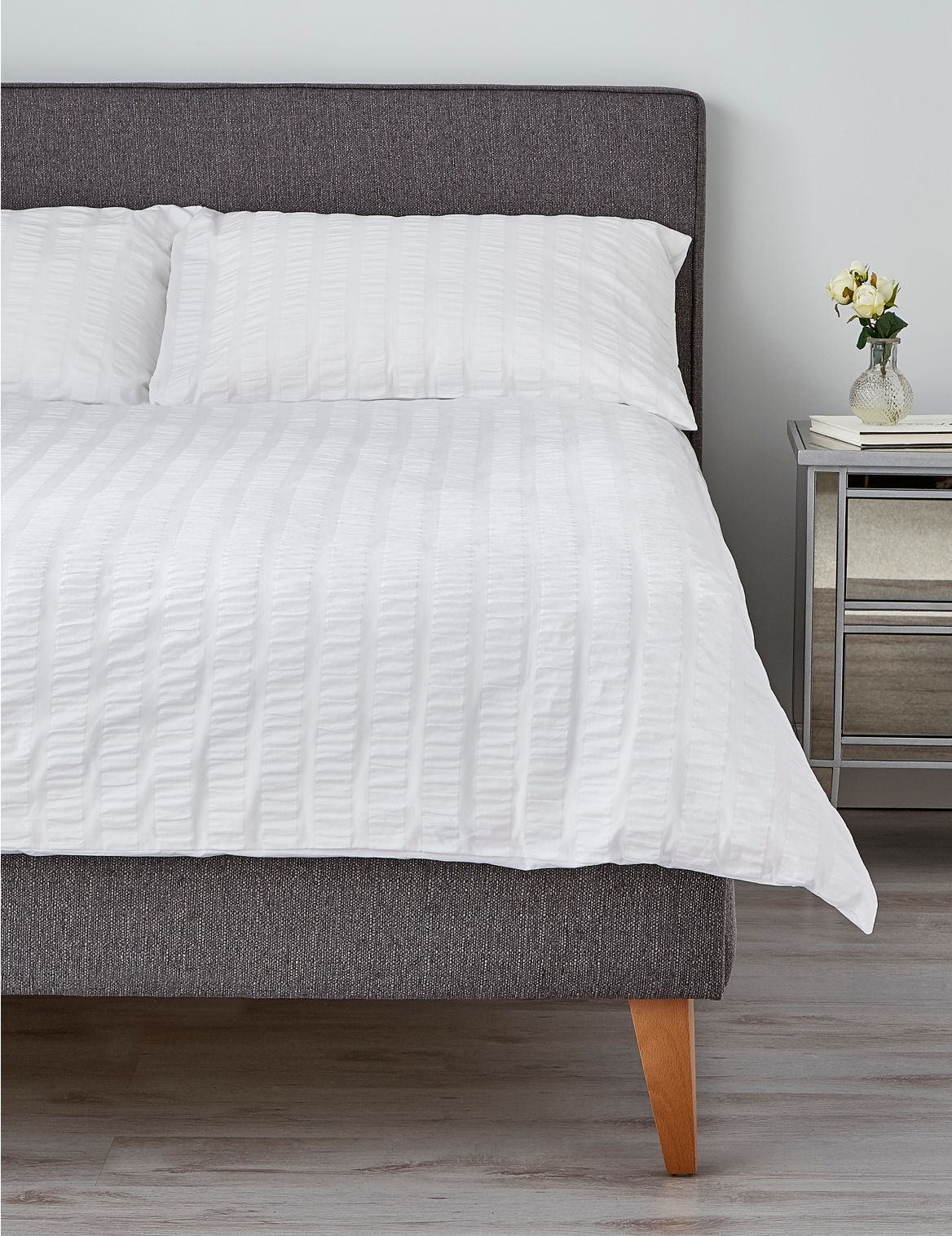 Marks & Spencer Wide Stripe Seersucker Bedding Set - White - SGL