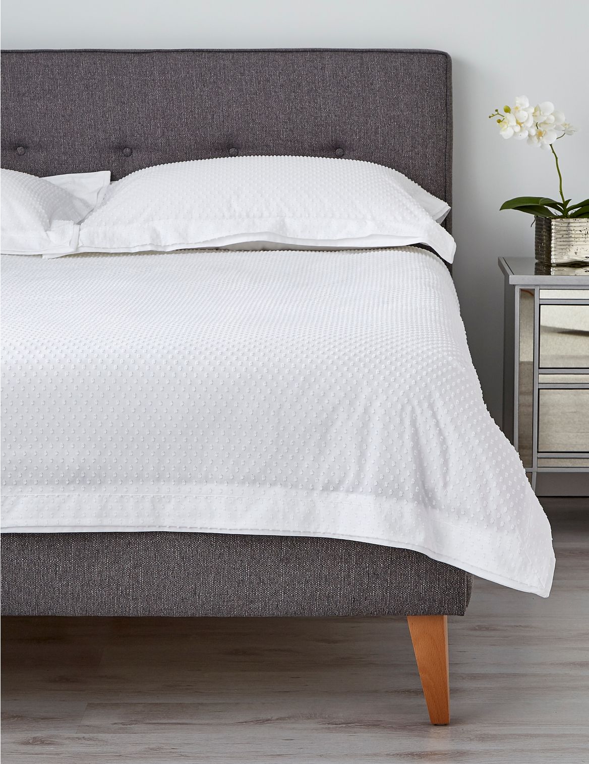 Marks & Spencer Iris Spotted Dobby Bedding Set - White - SGL