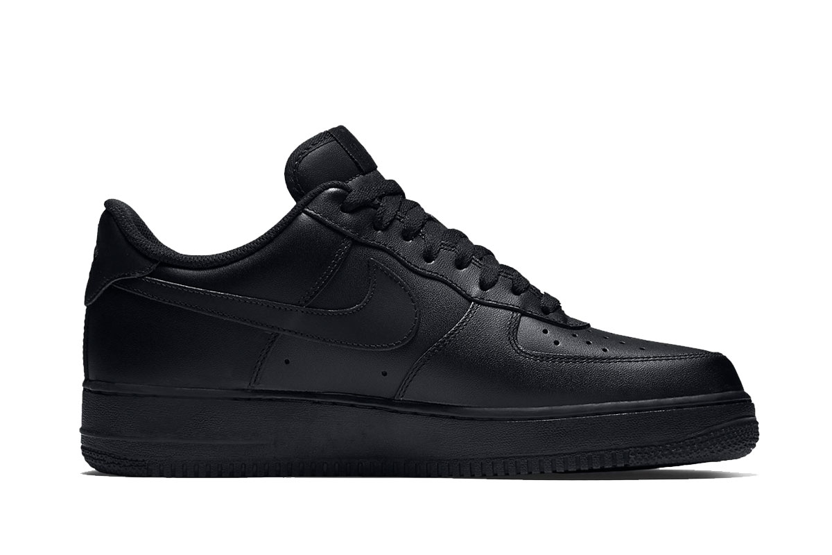 Nike Men's Air Force 1 Low '07 Shoe (Black, Size 7)