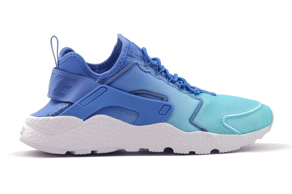 Nike Women's Air Huarache Run Ultra BR Running Shoe (Polar Blue/White, Size 7)