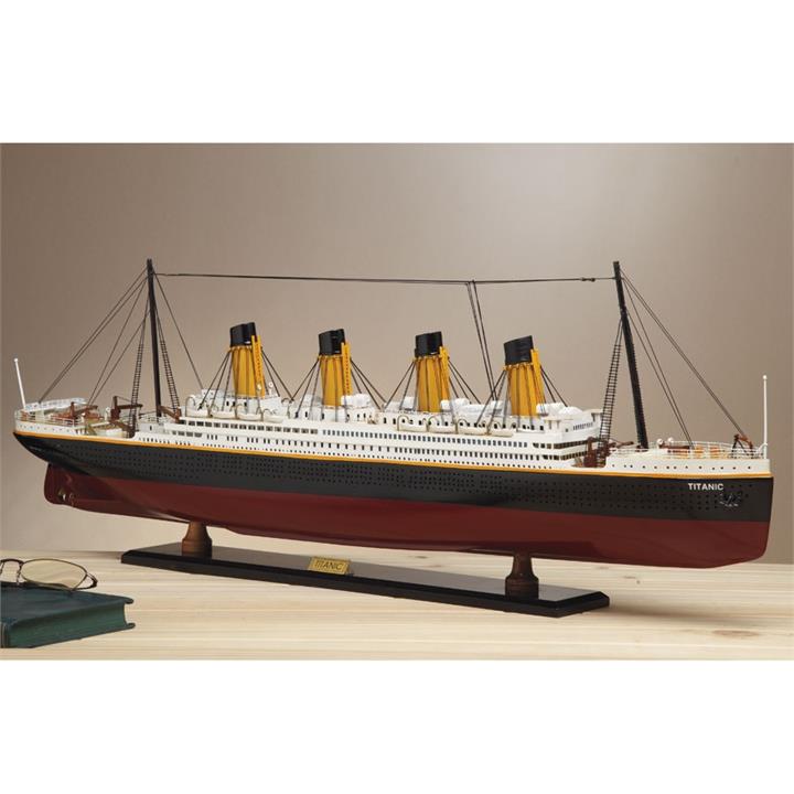 RMS Titanic Model