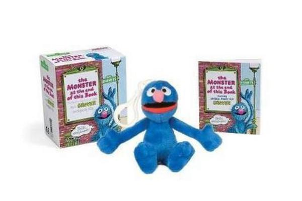 Sesame Street: The Monster at the End of this Book - Includes Illustrated Book and Grover Backpack Clip