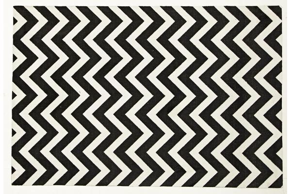 Stunning Chevron Design Rug Black White 280x190cm