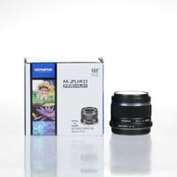 0lympus DIGITAL 25mm f/1.8 Lenses - Black