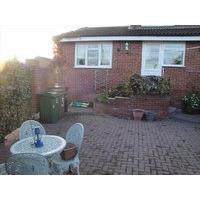 1 Bed Spacious Luxury Furnished Annexe suit Mature working professional! Bills Included