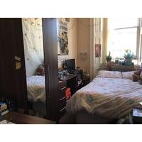 1 double room available in city centre.