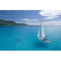 10-Day Sailing Cruise from Huahine to Bora Bora Including Taha\'a and Raiatea