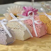 100pcs Rose Flower Laser Cut Hollow Carriage Favors Box Gifts Candy Boxes With Ribbon Bridal Shower Wedding Event Party Supplies