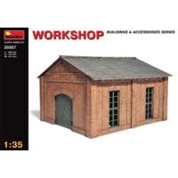 1:35 Workshop Plastic Model Kit
