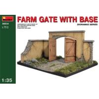 135 farm gate with base model