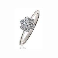 18ct white gold and 030ct diamond cluster daisy ring