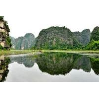 2-Day Private Trip to Cuc Phuong from Hanoi Including a Boat Trip to Trang An