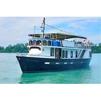 2-Hour 1000 Islands Dinner Cruise