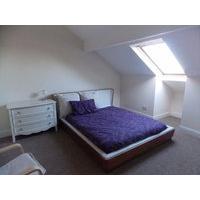 2 large double rooms, great location £400pcm inc all bills