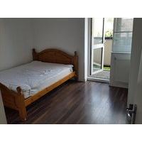 2 stunning doubles in modern Bethnal green flat