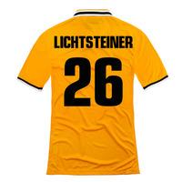 2013-14 Juventus Away Shirt (Lichtsteiner 26)