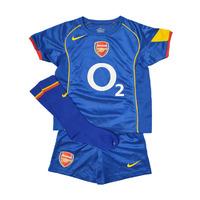 2004-2005 Arsenal Away Nike Little Boys Mini Kit