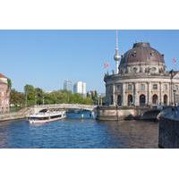 3 hour berlin sightseeing cruise including lunch and a drink