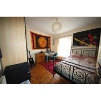 3 spacious student rooms available near seafront and town centre