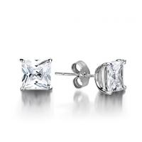 4 prong setting princess diamond stud earring