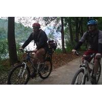 5-Day Yangshuo Family Adventure: Biking, Caving, River Cruise and Cooking Class