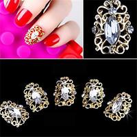 5 pcs Elegant Style Hollow Diamond False Nail Patch 3D Nail Decoration