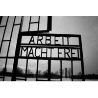 6-Hour Sachsenhausen Concentration Camp Memorial Walking Tour with Spanish-Speaking Guide from Berlin