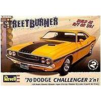 70 Dodge Challenger RT 2n1 1:25 Scale Model Kit