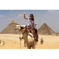 8-Hour Private Tour to the Pyramids of Giza and Saqqara including Lunch from Cairo