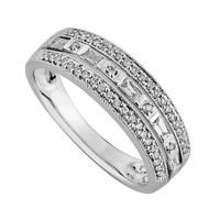 9ct white gold 0.25 carat round brilliant and baguette diamond ring