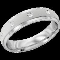 A striking ladies diamond set wedding ring in 18ct white gold (In stock)