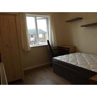 A double room to let £450 per month(bills inc), free wifi