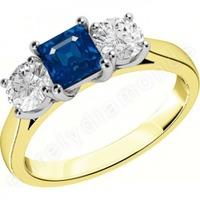 A stunning sapphire & diamond ring with shoulder stones in 18ct yellow & white gold