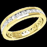 A stylish Round Brilliant Cut diamond set wedding ring in 18ct yellow gold