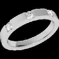 A stunning Round Brilliant Cut diamond set ladies wedding ring in palladium