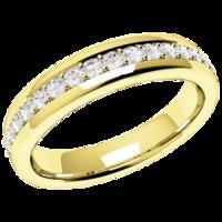 A stylish Round Brilliant Cut diamond set ladies wedding ring in 18ct yellow gold