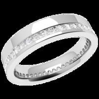 A striking Round Brilliant Cut diamond set ladies wedding ring in palladium