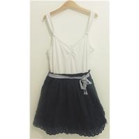 Abercrombie Size XL Dress in Navy & White