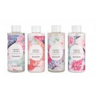 ACCESSORIZE SWEET LOTUS Ultimate Travel Collection in PVC Wash Bag 100ml Shower Gel, 100ml Body Lotion, 100ml Shampoo, 100ml Conditioner