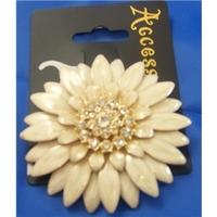 accessorize brooch size large cream ivory