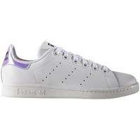 adidas Stan Smith J girls\'s Children\'s Shoes (Trainers) in White