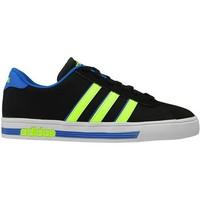 adidas Daily Team men\'s Shoes (Trainers) in Blue