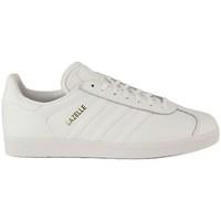 adidas Gazelle men\'s Shoes (Trainers) in White