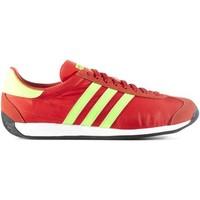 adidas S32117 Sport shoes Man Red men\'s Shoes (Trainers) in red