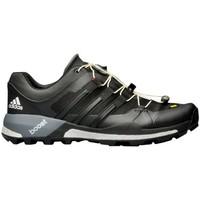 adidas Terrex Skychaser GT Cblackftwwhtvisgre men\'s Shoes (Trainers) in Black